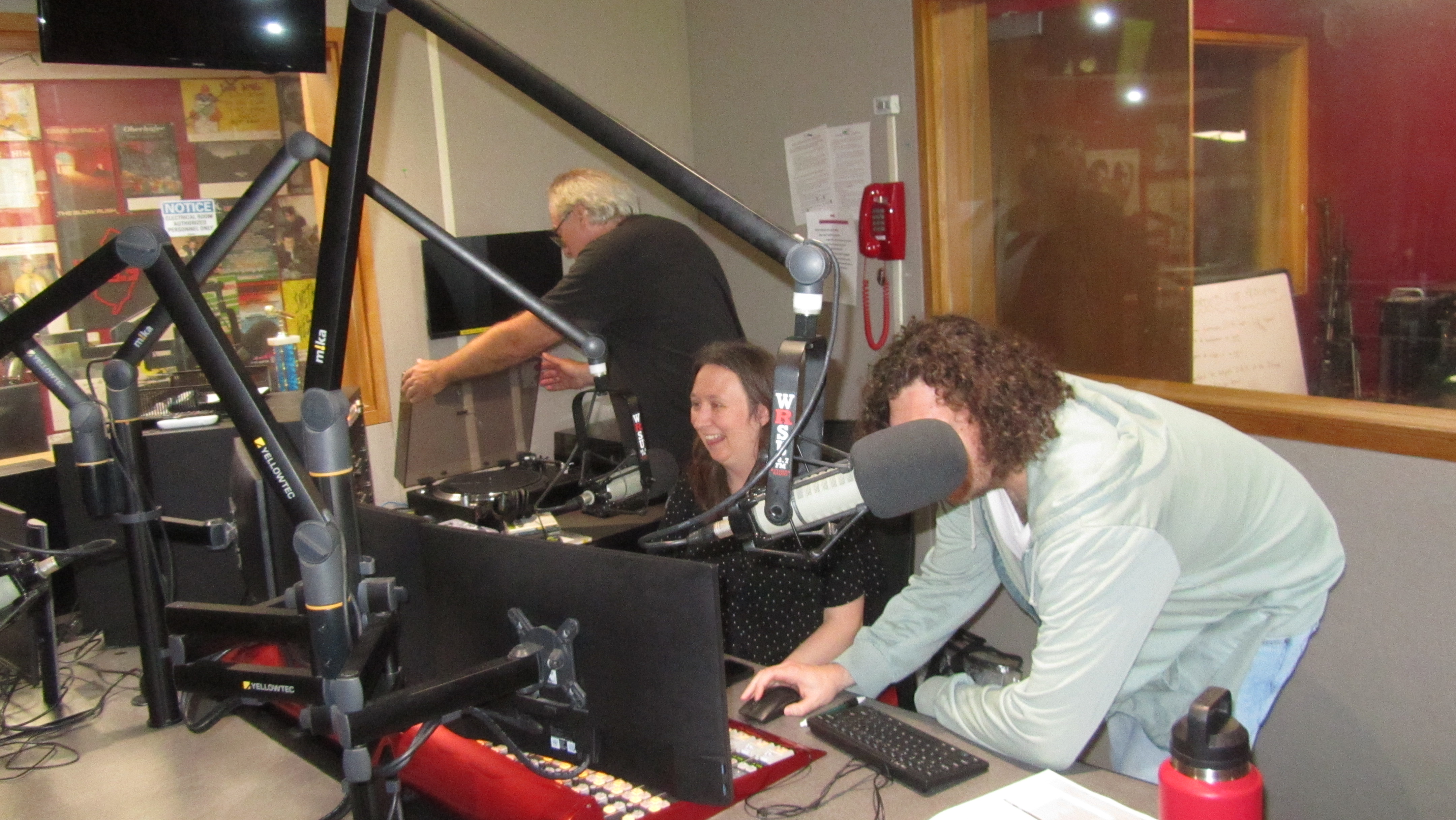 FM Control<br>Geoffe Pappe - Katie Hughes - Jared Midgen